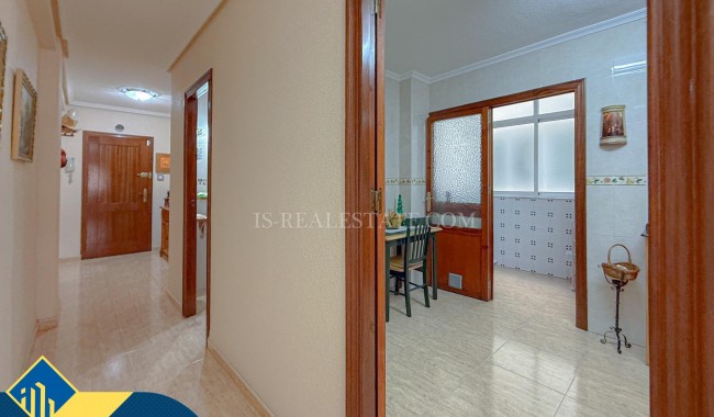 Resale - Apartment - Torrevieja - Playa de los locos