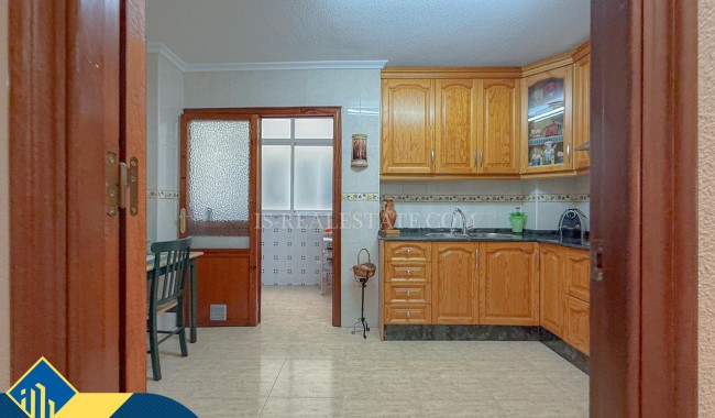 Resale - Apartment - Torrevieja - Playa de los locos