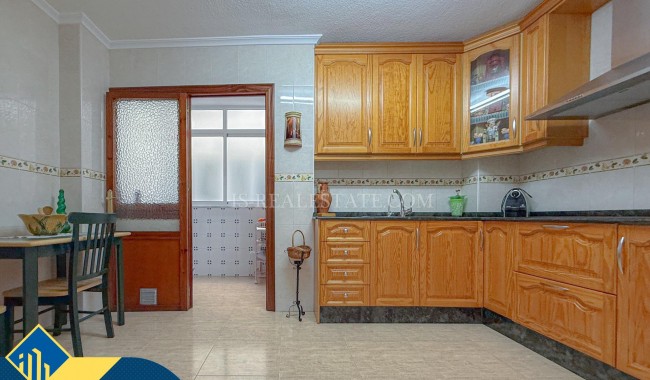 Resale - Apartment - Torrevieja - Playa de los locos