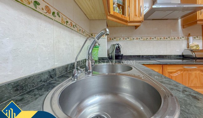 Resale - Apartment - Torrevieja - Playa de los locos