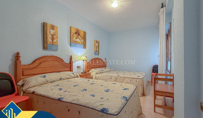 Resale - Apartment - Torrevieja - Playa de los locos