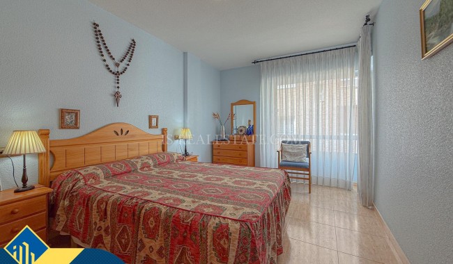 Resale - Apartment - Torrevieja - Playa de los locos