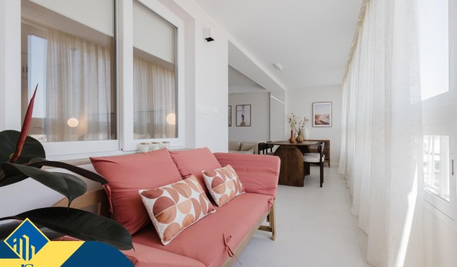 Resale - Apartment - Torrevieja - Acequion