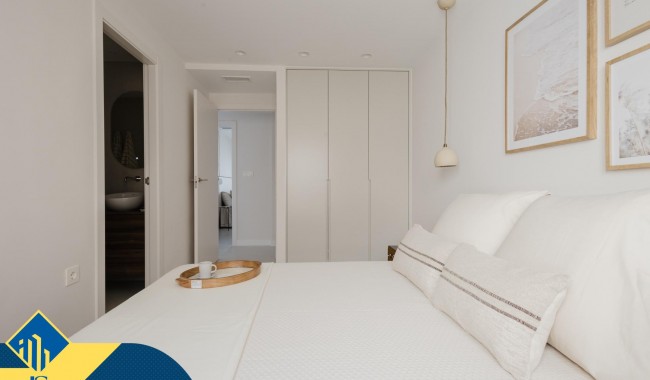 Resale - Apartment - Torrevieja - Acequion