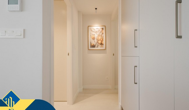 Resale - Apartment - Torrevieja - Acequion