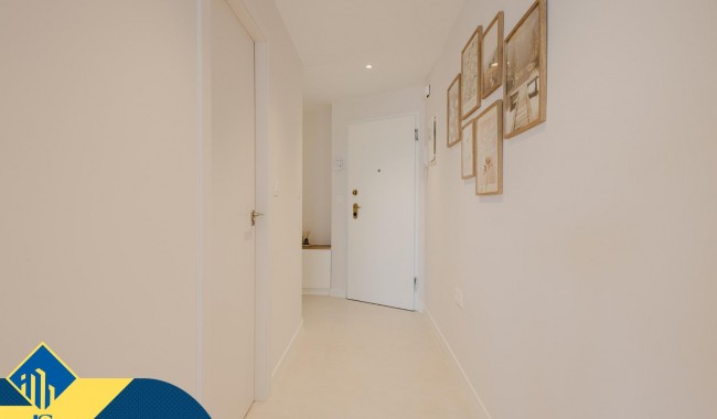 Resale - Apartment - Torrevieja - Acequion