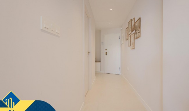 Resale - Apartment - Torrevieja - Acequion