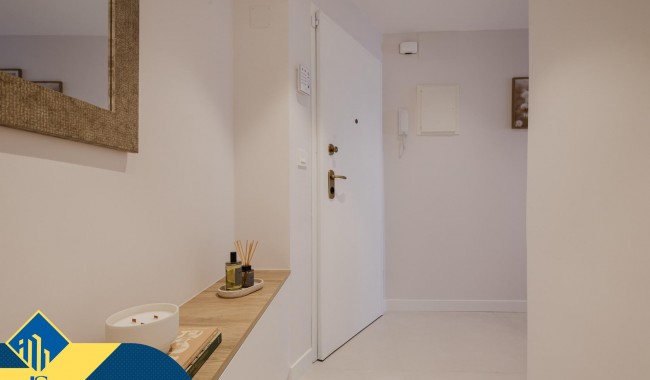 Resale - Apartment - Torrevieja - Acequion