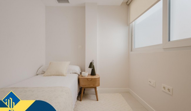 Resale - Apartment - Torrevieja - Acequion