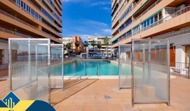 Resale - Apartment - Torrevieja - Acequion