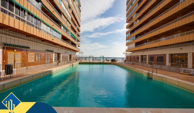 Resale - Apartment - Torrevieja - Acequion