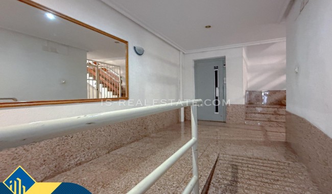 Segunda mano - Apartamento - Torrevieja - Paseo maritimo