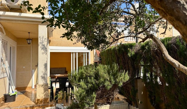 Begagnad - Villa - Torrevieja - Aguas Nuevas