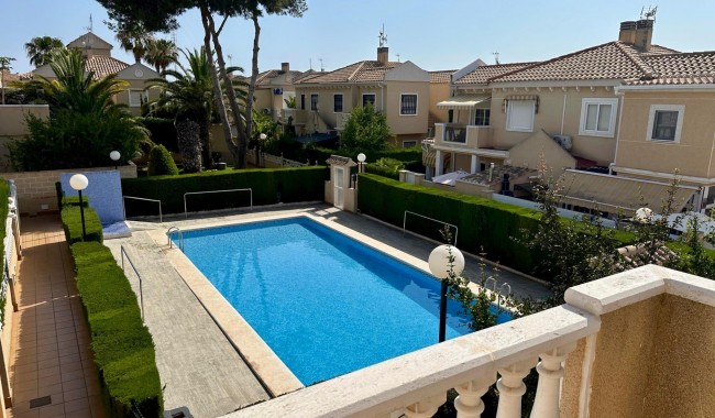 Begagnad - Villa - Torrevieja - Aguas Nuevas