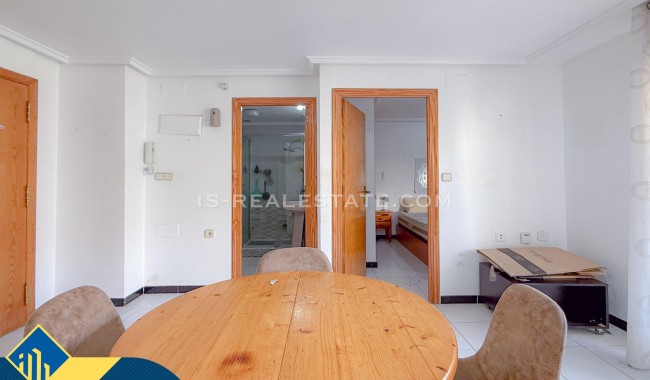 Resale - Apartment - Torrevieja - Playa de los locos