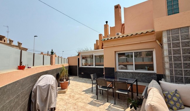 Segunda mano - Villa - Torrevieja - Los Frutales