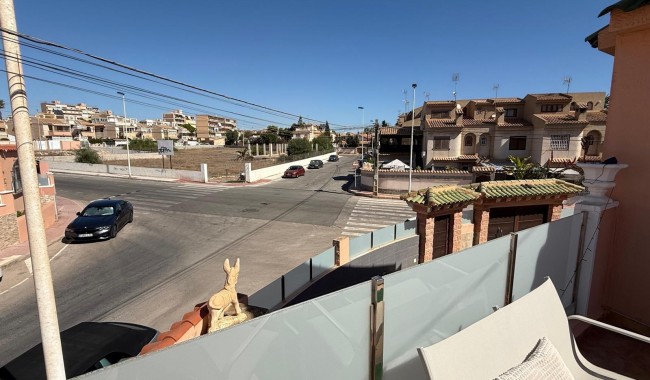 Segunda mano - Villa - Torrevieja - Los Frutales