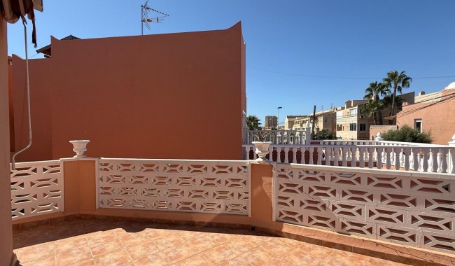 Segunda mano - Villa - Torrevieja - Los Frutales