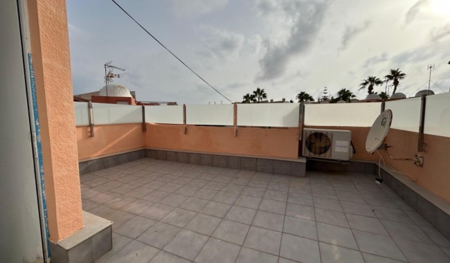 Segunda mano - Villa - Torrevieja - Los Frutales