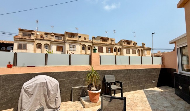 Segunda mano - Villa - Torrevieja - Los Frutales