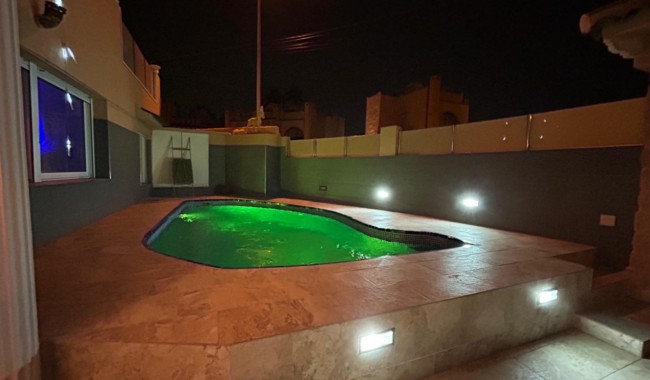 Segunda mano - Villa - Torrevieja - Los Frutales