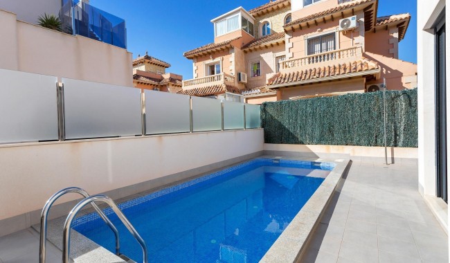 Begagnad - Villa - Torrevieja - Aguas Nuevas