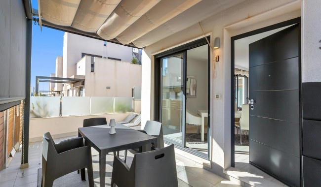 Begagnad - Villa - Torrevieja - Aguas Nuevas