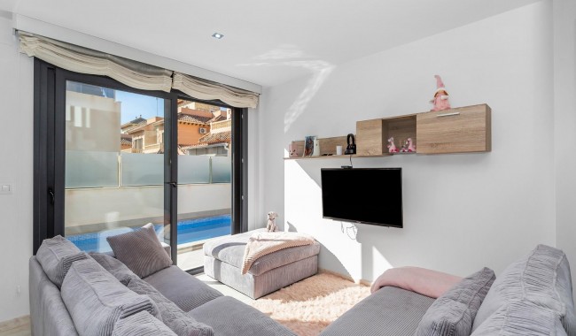 Begagnad - Villa - Torrevieja - Aguas Nuevas