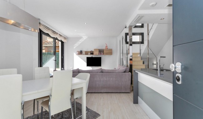 Begagnad - Villa - Torrevieja - Aguas Nuevas