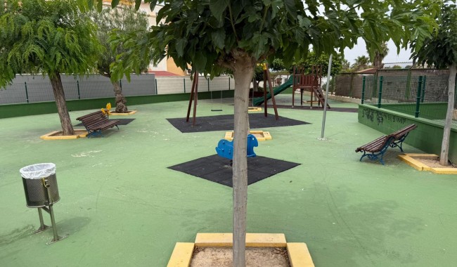 Begagnad - Radhus - Torrevieja - Parque de Las Naciones