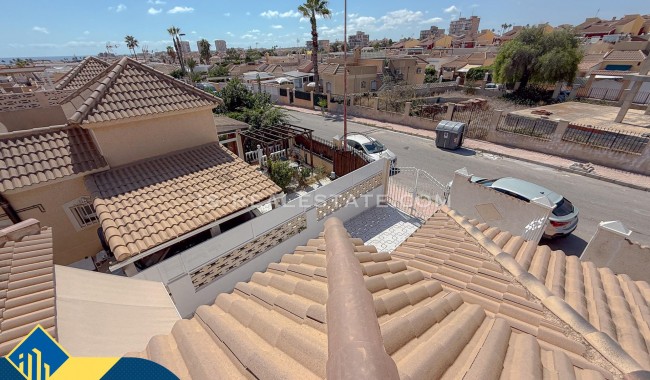 Begagnad - Villa - Torrevieja - Zona los Frutales