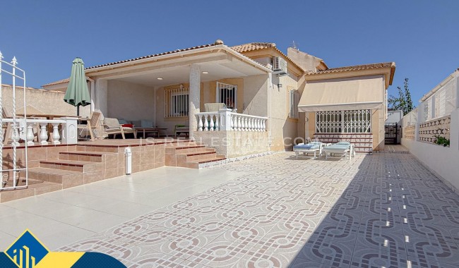 Begagnad - Villa - Torrevieja - Zona los Frutales