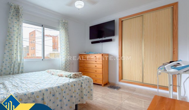 Sprzedaż - Apartament - Torrevieja - Paseo maritimo