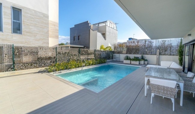 Begagnad - Villa - Orihuela - Agua Marina