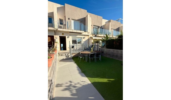 Segunda mano - Villa - Torrevieja - Aguas Nuevas