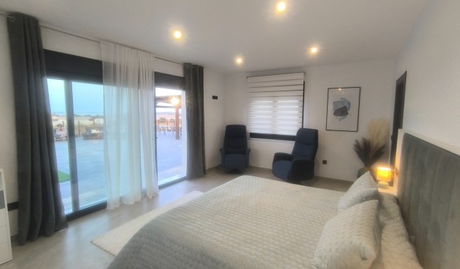 Segunda mano - Villa - Los Montesinos - La Herrada