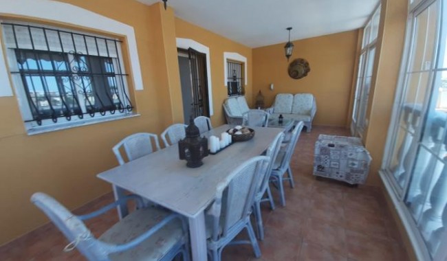 Begagnad - Villa - Torrevieja - Aguas Nuevas