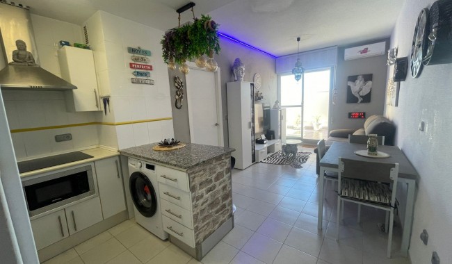 Resale - Apartment - Torrevieja - Centro
