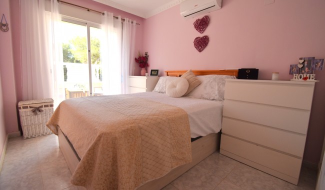 Begagnad - Villa - Orihuela - Villamartín