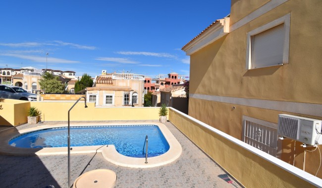 Begagnad - Villa - Orihuela - Villamartín