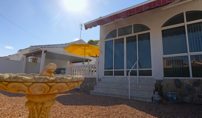 Begagnad - Villa - Torrevieja - Urbanización San Luis