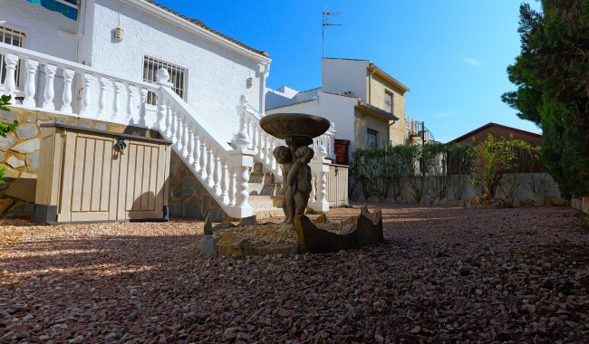 Begagnad - Villa - Torrevieja - Urbanización San Luis