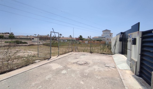 Resale - Plot - La Marina - Oasis