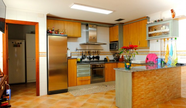 Begagnad - Finca - Orihuela - Correntías Medias