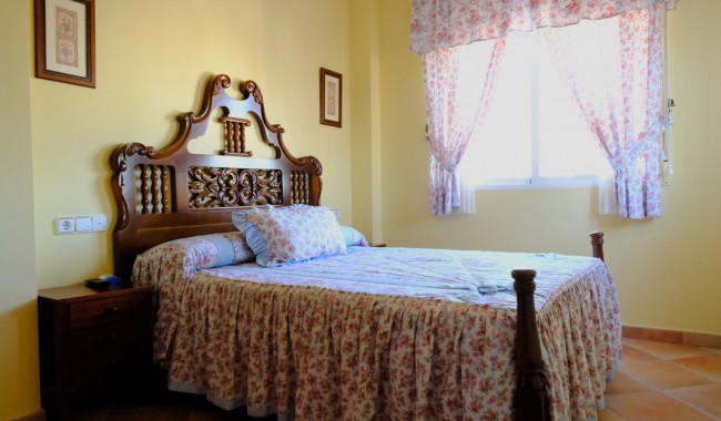 Begagnad - Finca - Orihuela - Correntías Medias