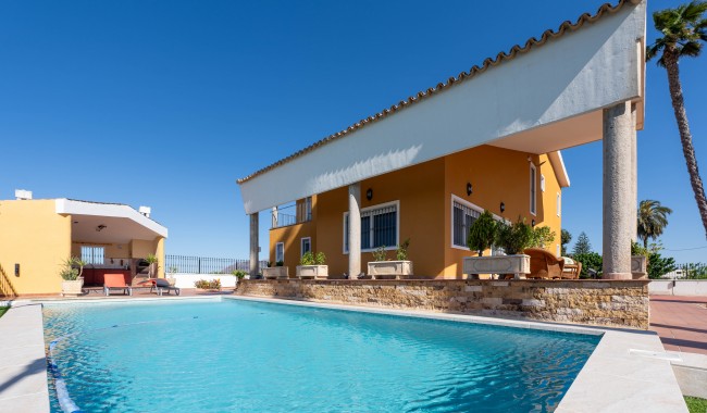 Begagnad - Finca - Orihuela - Correntías Medias