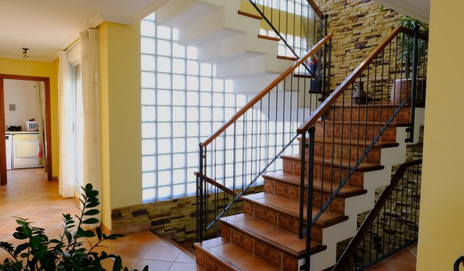 Begagnad - Finca - Orihuela - Correntías Medias