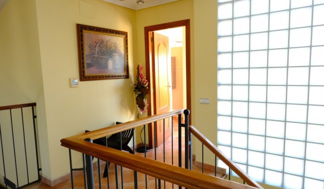 Begagnad - Finca - Orihuela - Correntías Medias