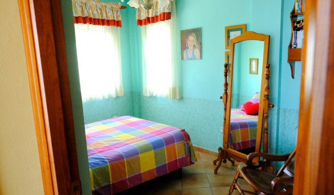 Begagnad - Finca - Orihuela - Correntías Medias