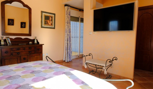 Begagnad - Finca - Orihuela - Correntías Medias